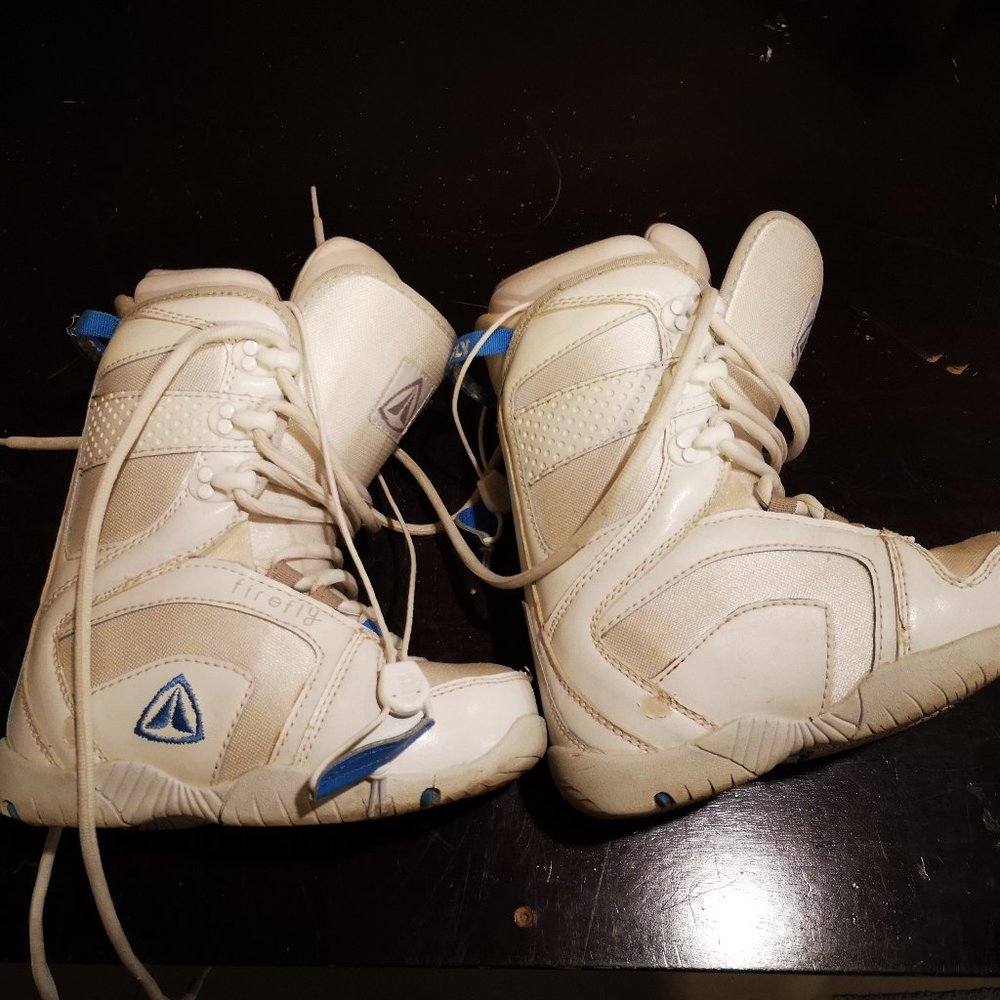 Firefly snowboard boots
